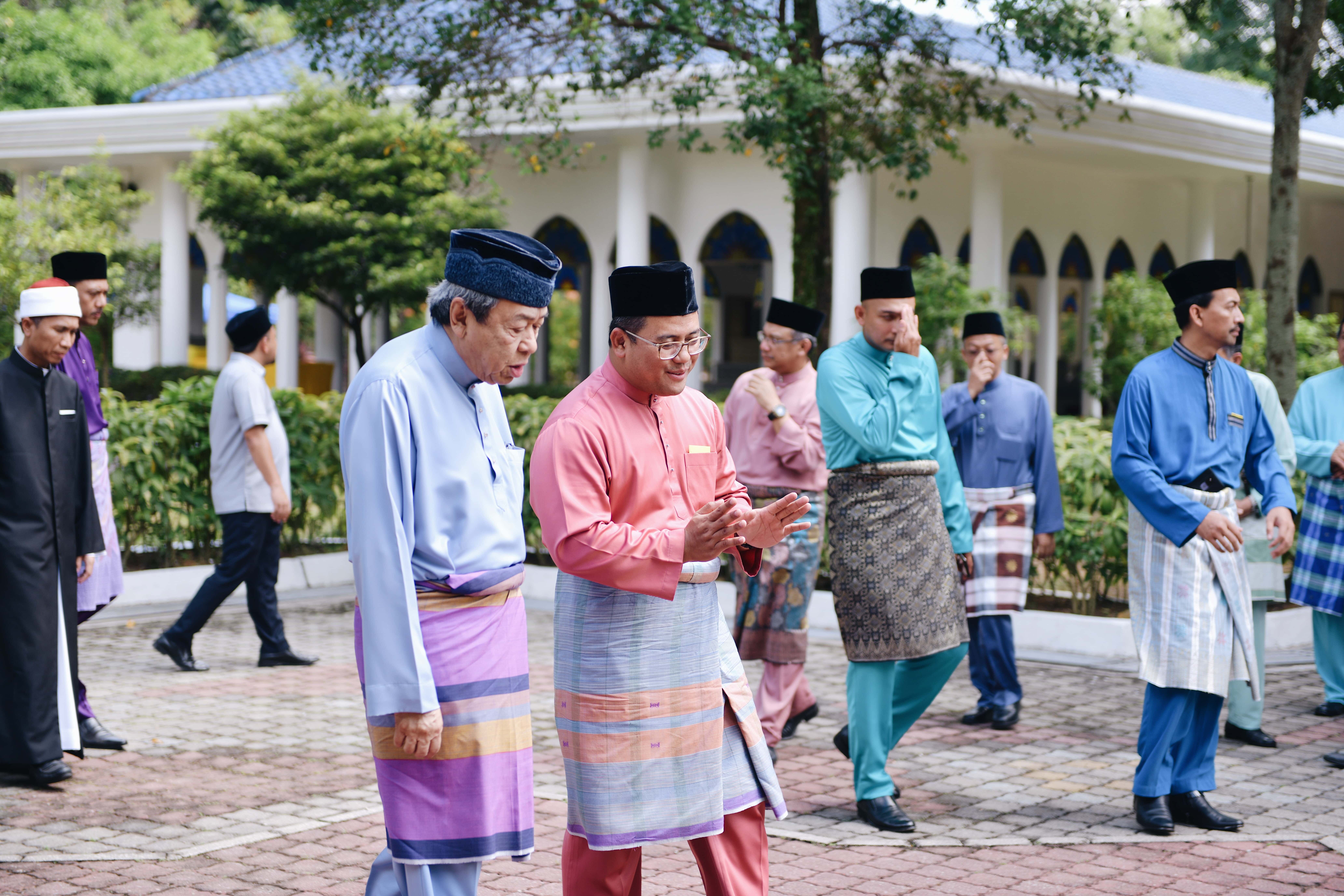 Hari Keputeraan Sultan Sharafuddin ke-75: MB, EXCO menjunjung kasih