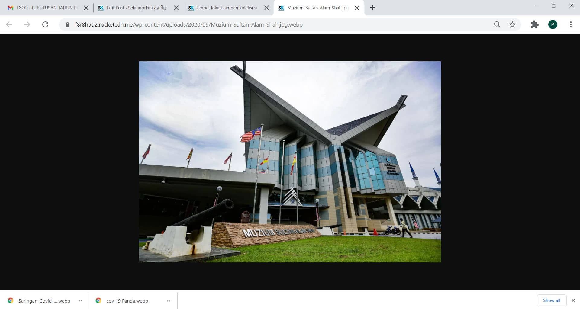 துங்கு துன் ஊடா நூலகத்திற்கு சுல்தான் 2,080 நூல்கள் அன்பளிப்பு