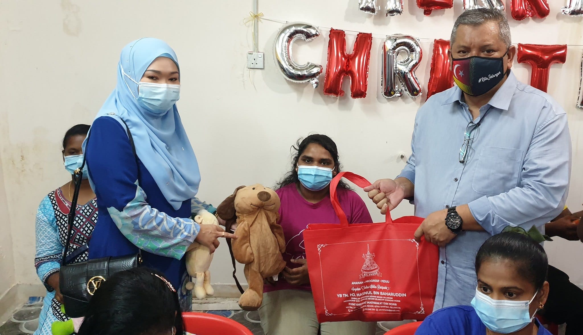 Wakil rakyat Morib rai 60 keluarga miskin sempena Krismas