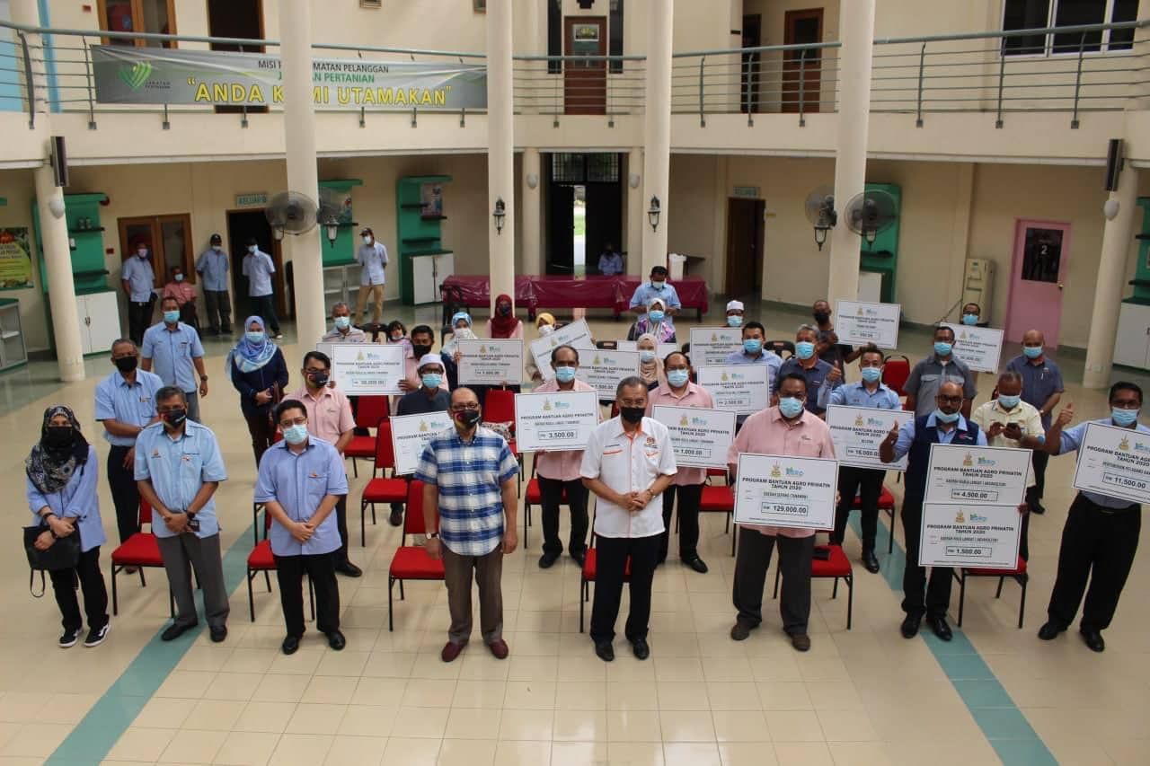 EXCO: 325 petani terima Bantuan Agro Prihatin, ringankan beban