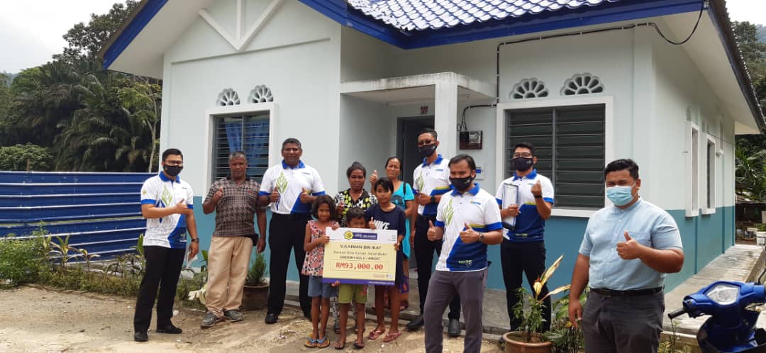 Dua keluarga Orang Asli Semenyih terima rumah baharu