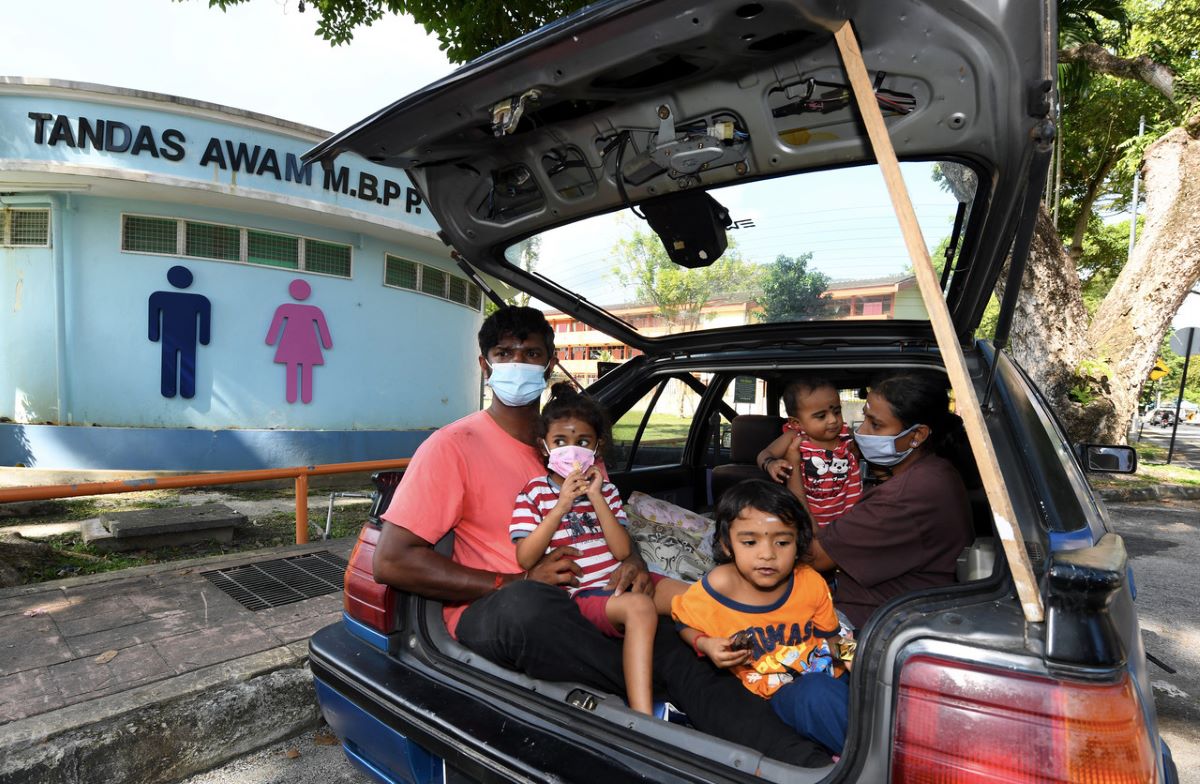 Car boot family thanks Malaysians for care and concern
