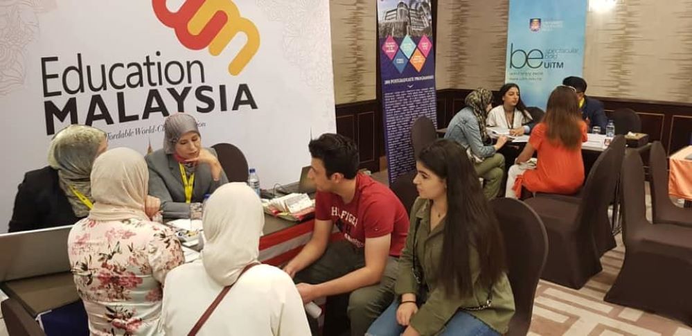 Govt allows admission of international students to private educational centres beginning Jan 1
