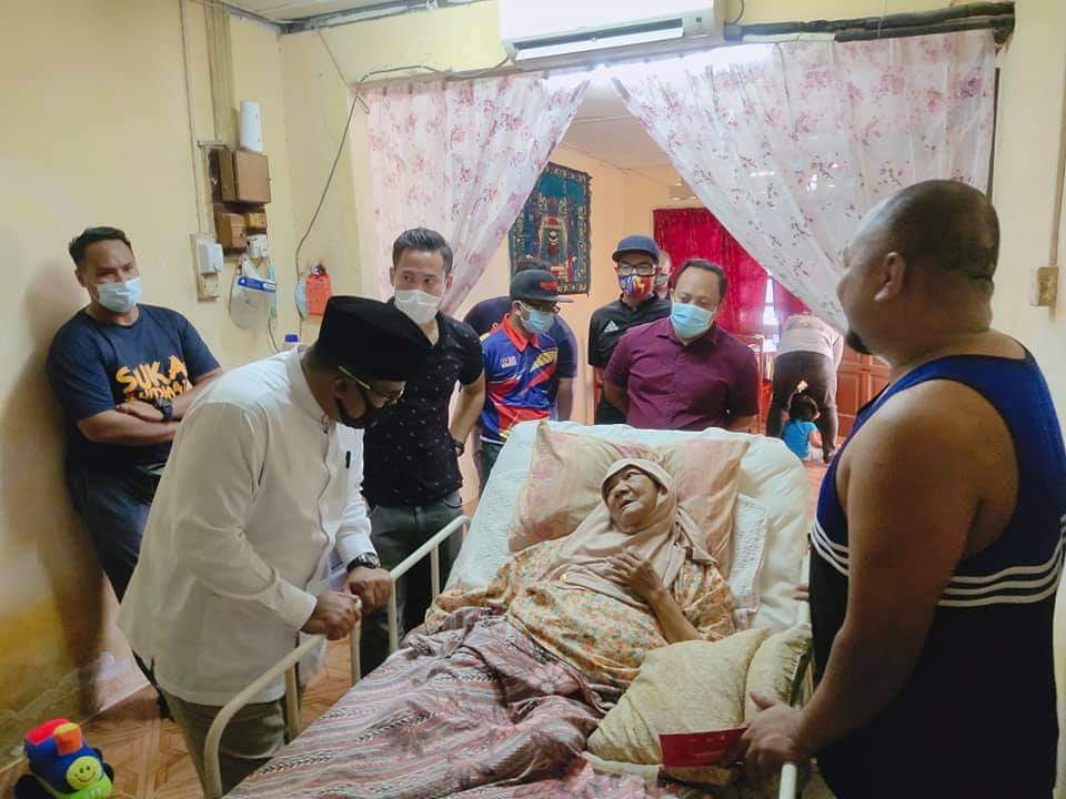 ADN Dengkil bantu 50 keluarga, warga emas terkesan Covid-19