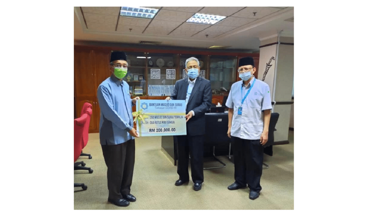 Mais contributes RM200,000 to aid mosques, suraus affected by MCO