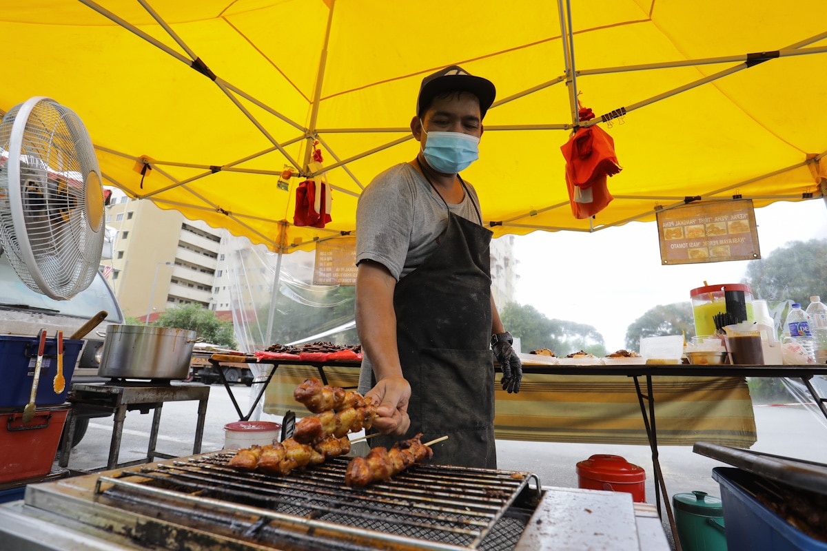 Assemblyman asks to make complaint if food sellers not wearing face mask