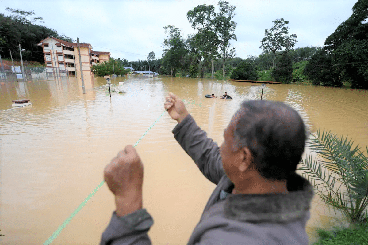 Three monitoring stations in three states record above danger level readings