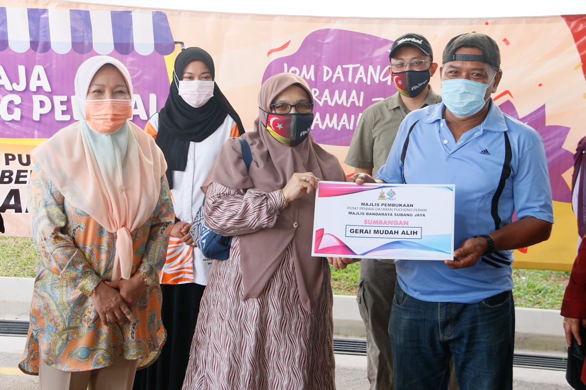 Penjaja di Dataran Puchong Permai terima 12 gerai mudah alih