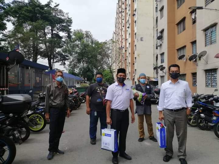 LZS serah bantuan kepada wanita terpaksa curi makanan, ubat