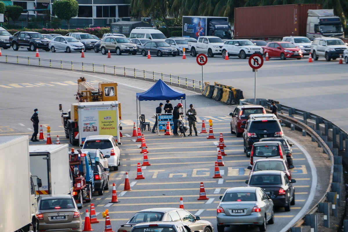 Boleh gerak lebih radius 10km, rentas negeri, daerah kekal tidak dibenarkan