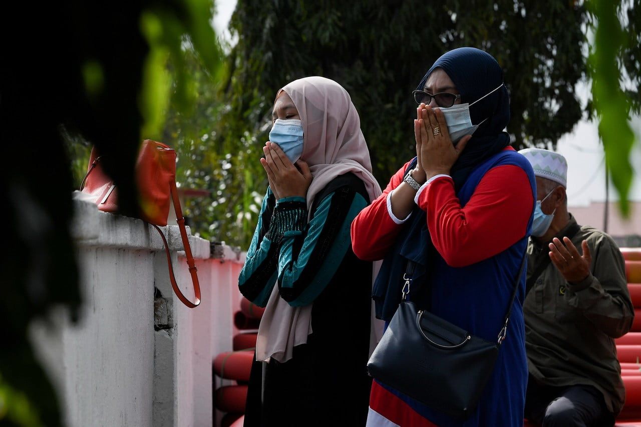 Jenazah Tun Salleh Abas selamat dikebumikan