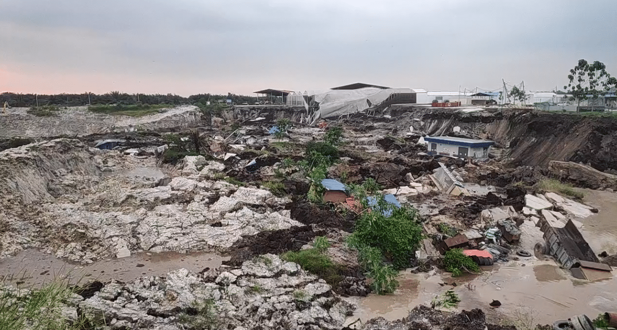 Tanah mendap di Bestari Jaya 67 pekerja dipindahkan