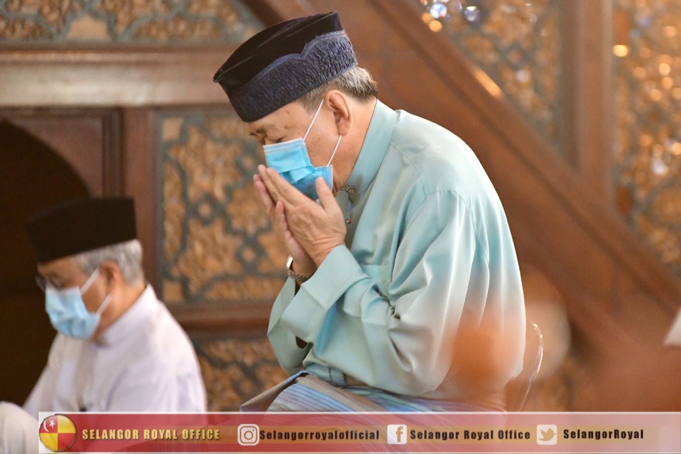 Vaccine: Sultan Selangor gives way to frontliners