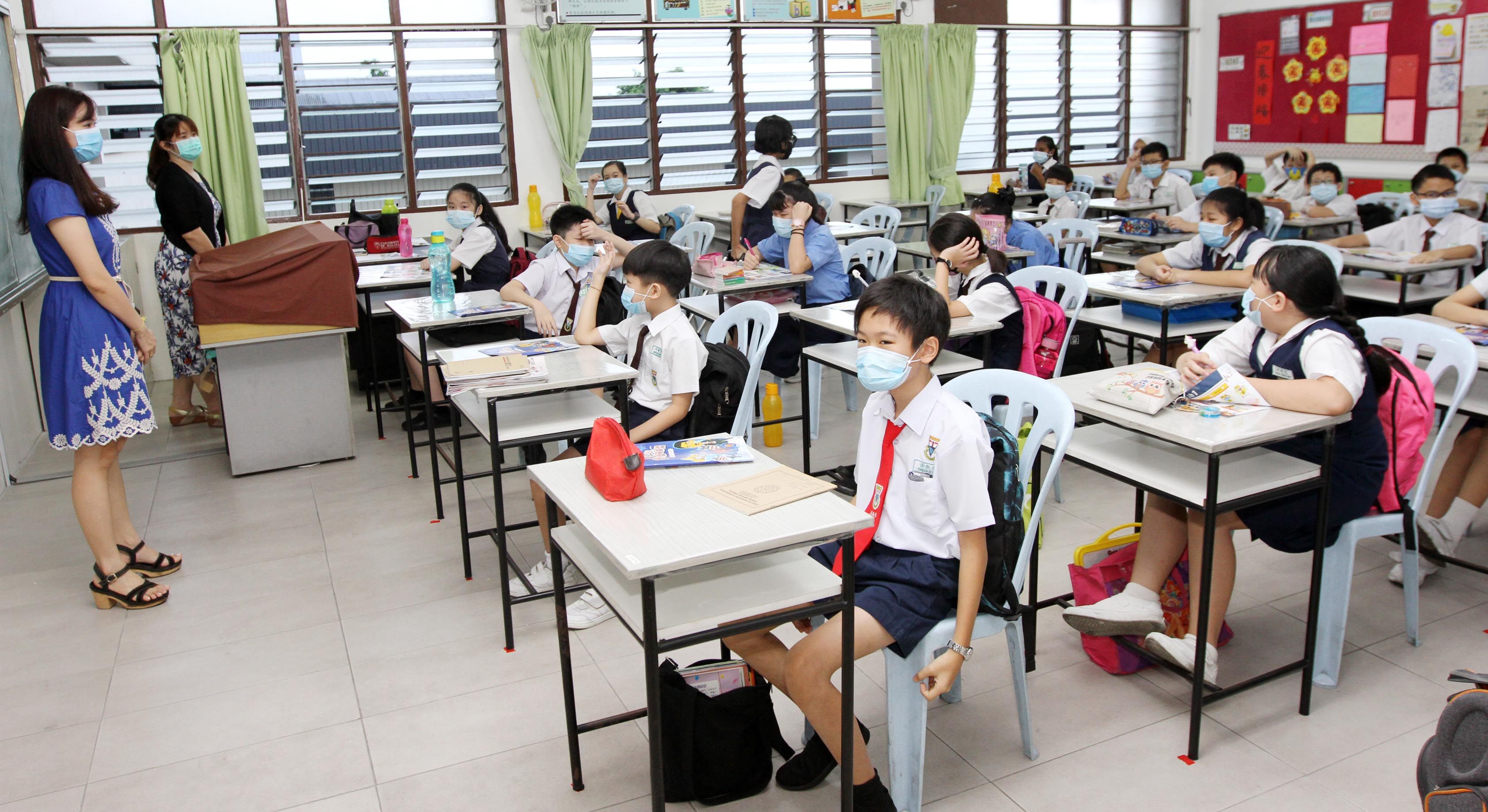 百元教师书券开放线上兑换    逾43万名教育官员受惠