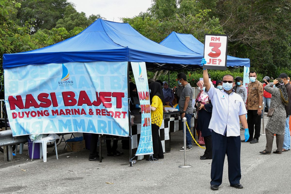 Four-star island resort opens stall selling RM3 budget meals