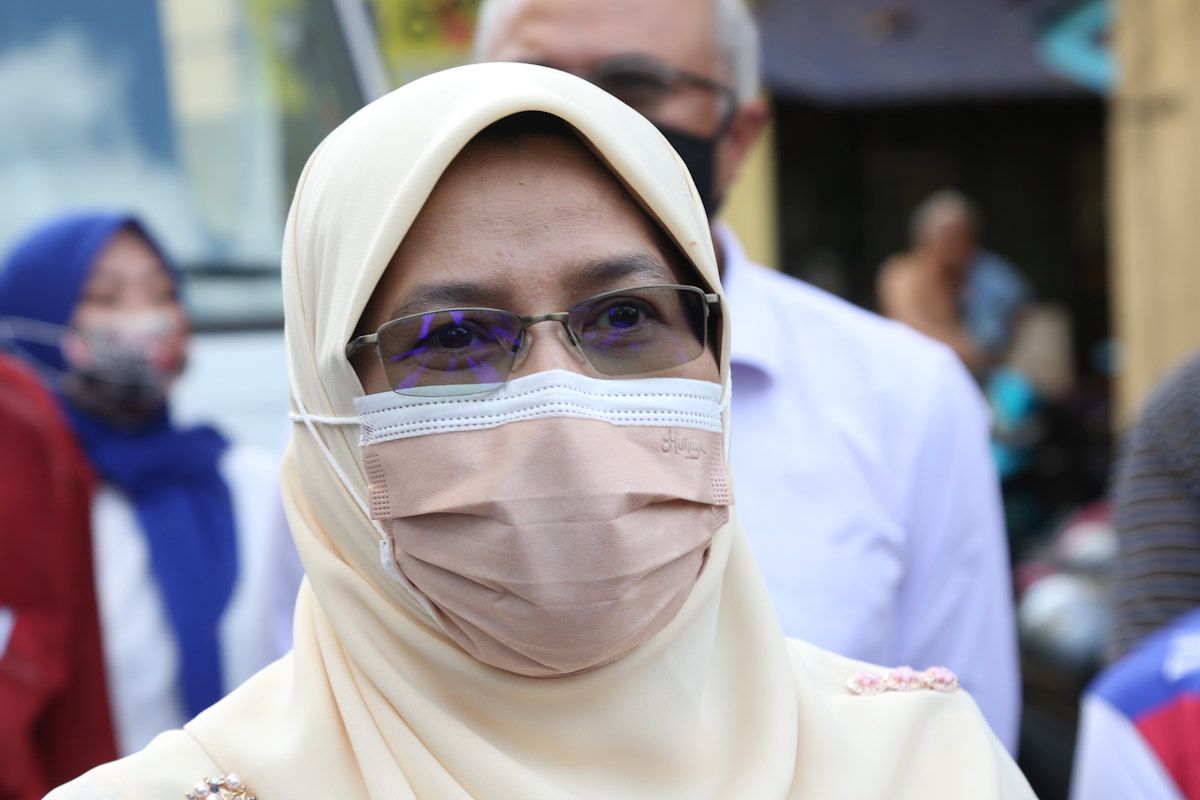 Penduduk PPR Lembah Subang 1 terima bantuan makanan