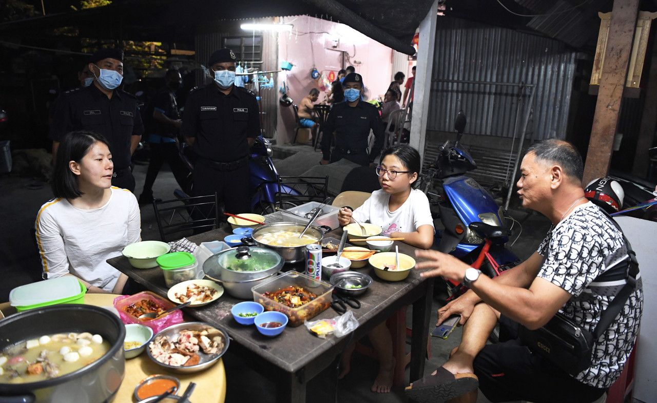 Tahun Baharu Cina: Makan besar disambut sederhana ikut SOP