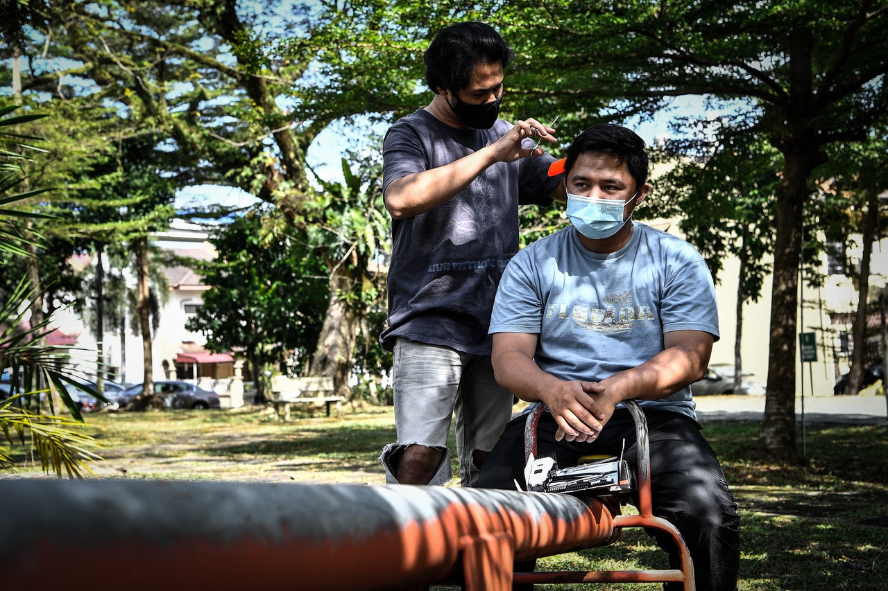 Kerajaan dirayu benar operasi kedai gunting rambut