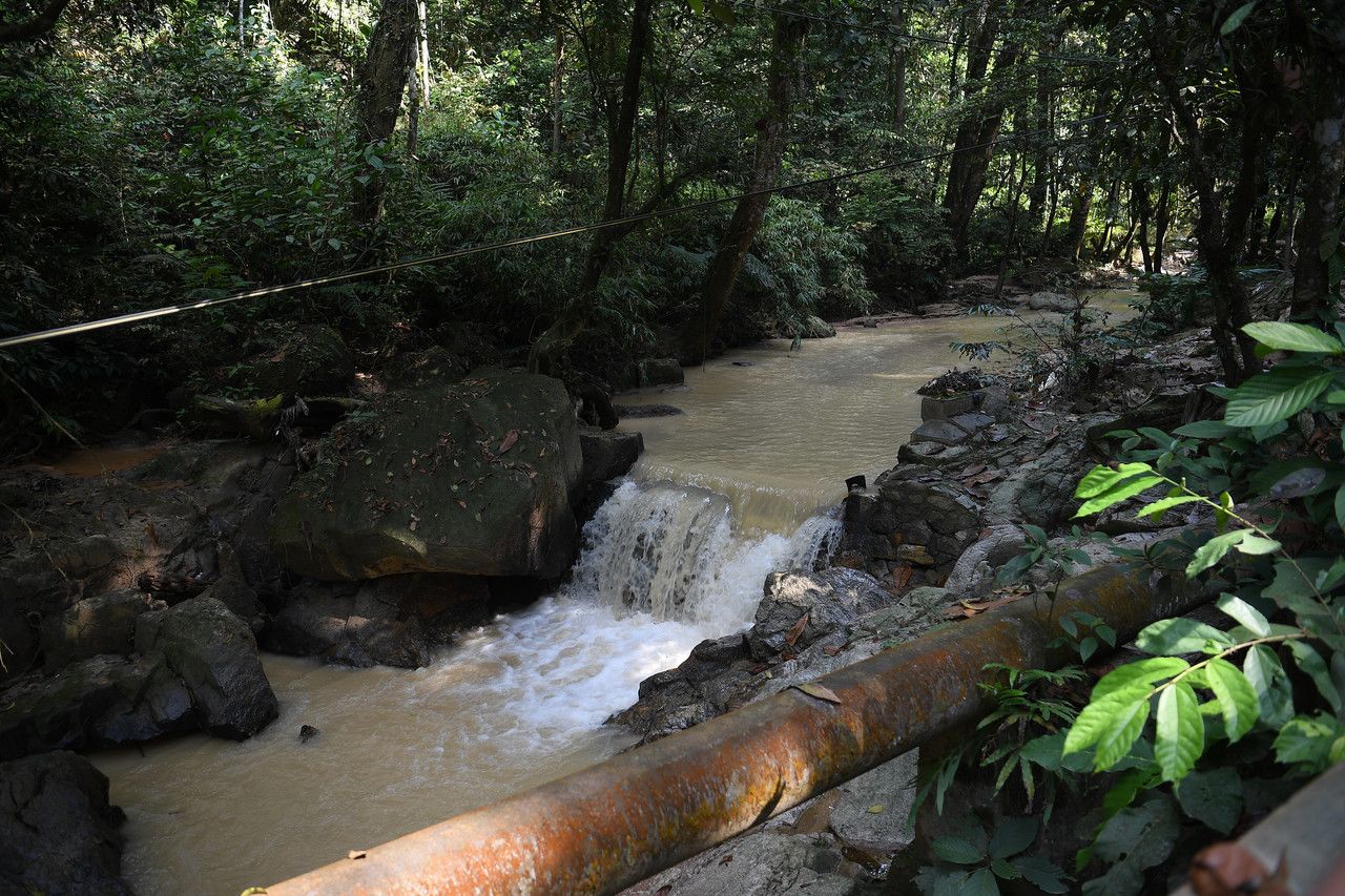 Kerja pembinaan lebuh raya punca Sungai Klang keruh