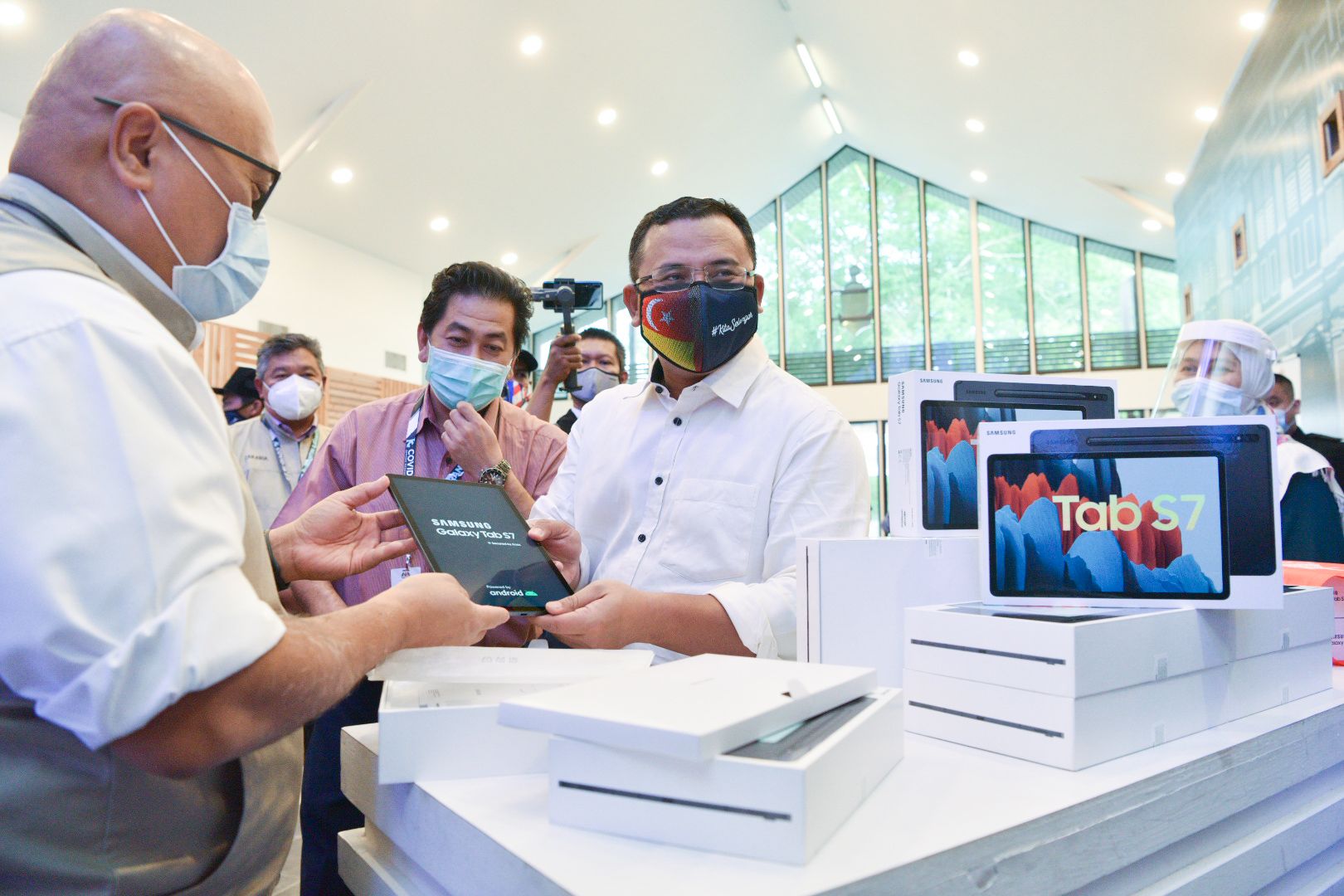 சிலாங்கூர் அரசின் தடுப்பூசித் திட்டம்-  1,254 தடுப்பூசி செலுத்தும் மையங்கள் திறப்பு