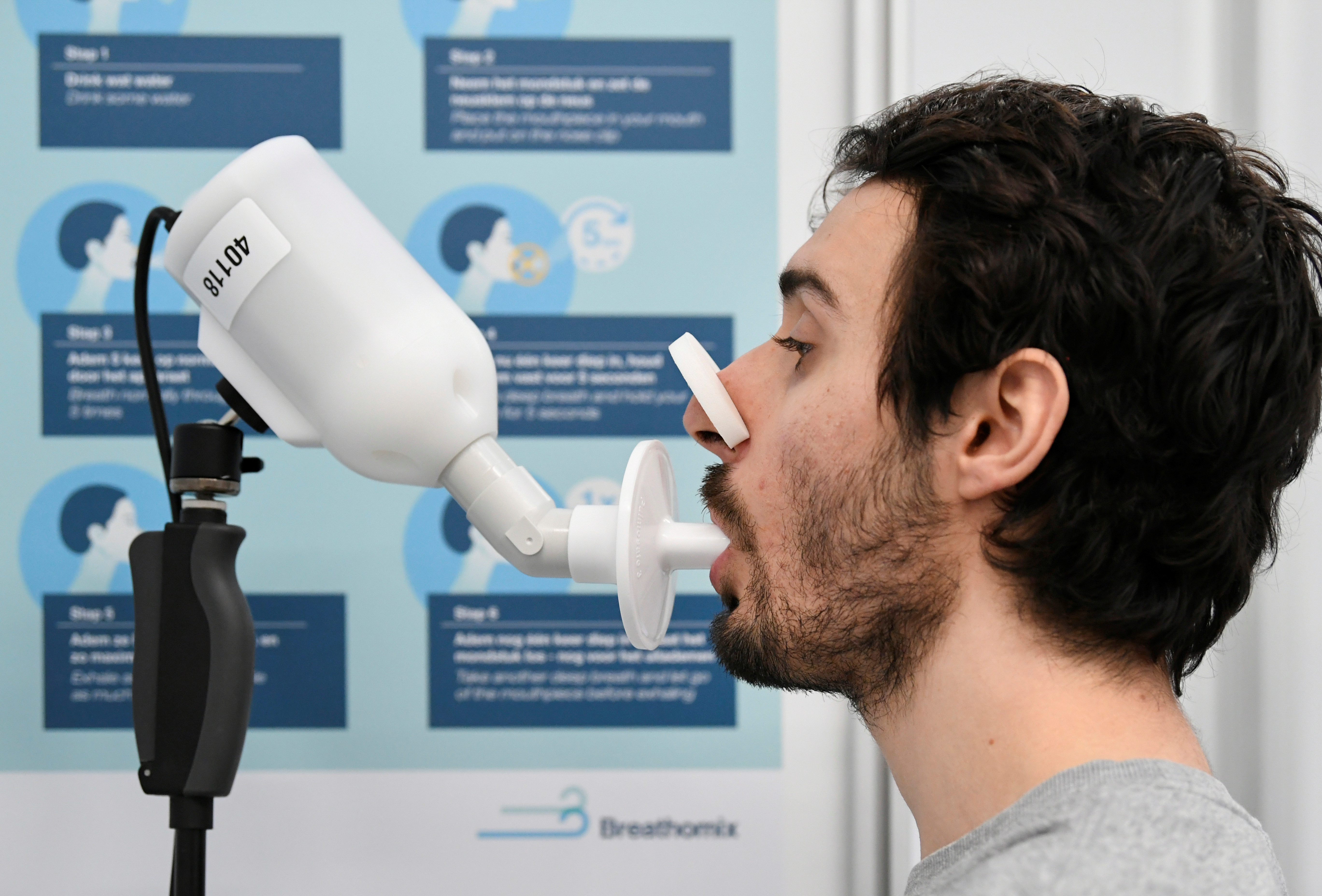 Dutch to roll out rapid breath tests for Covid-19