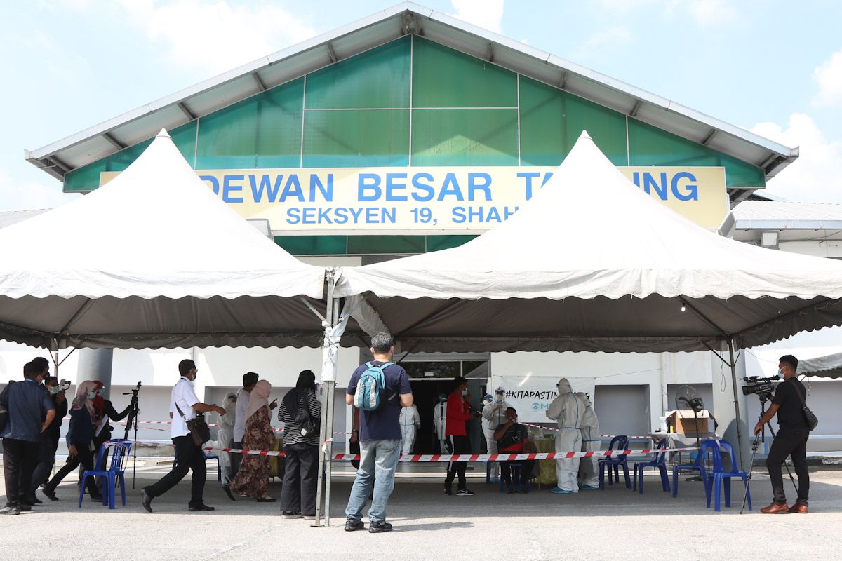 莎阿南冠病筛检  729人现身检测