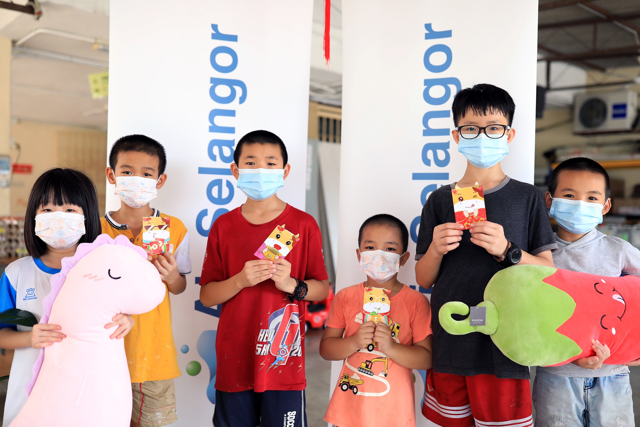 Air Selangor rai warga emas, kanak-kanak sempena Tahun Baharu Cina