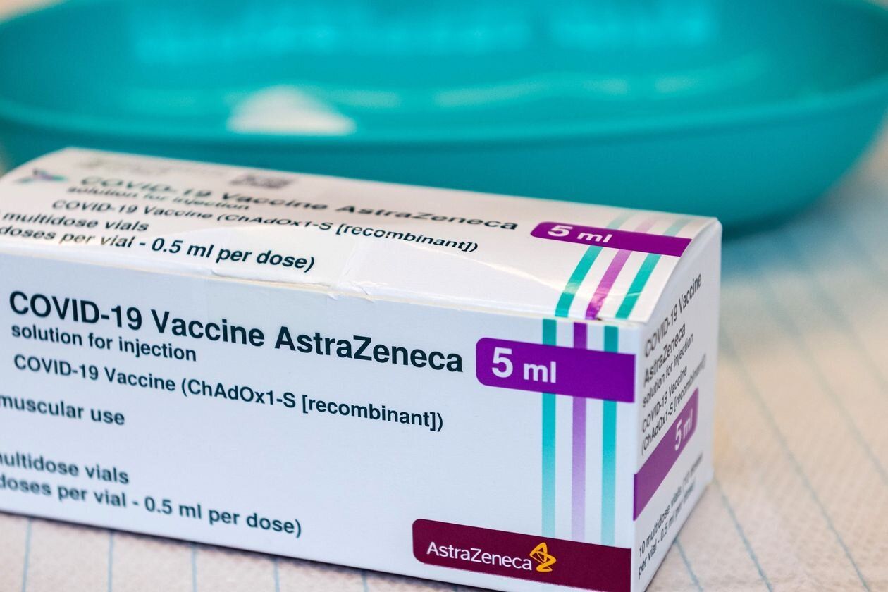 அஸ்ட்ராஸேனேகா தடுப்பூசி பெற நாளை முதல்  பதிவு செய்யலாம்