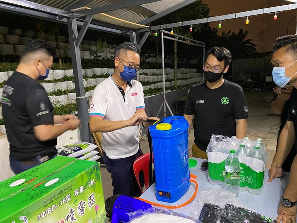 火箭消毒队日渐壮大  为雪社区消毒逾千次