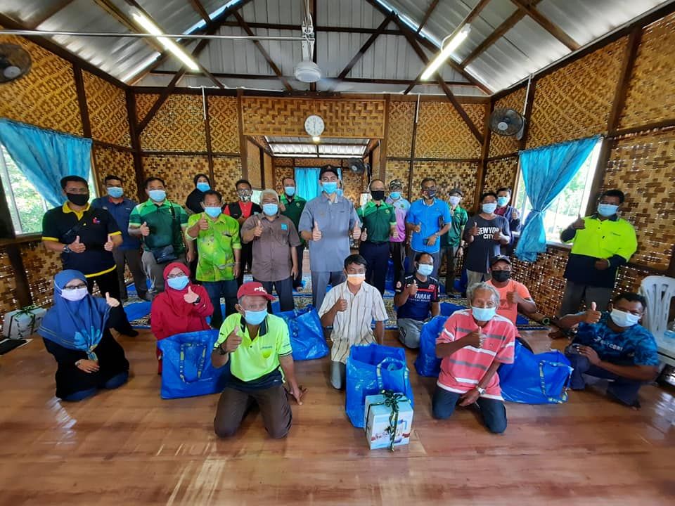 Keluarga Islam Orang Asli Pulau Ketam terima bantuan makanan