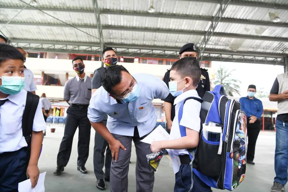 学校爆12活跃感染群  雪政府下周起学校周遭筛检