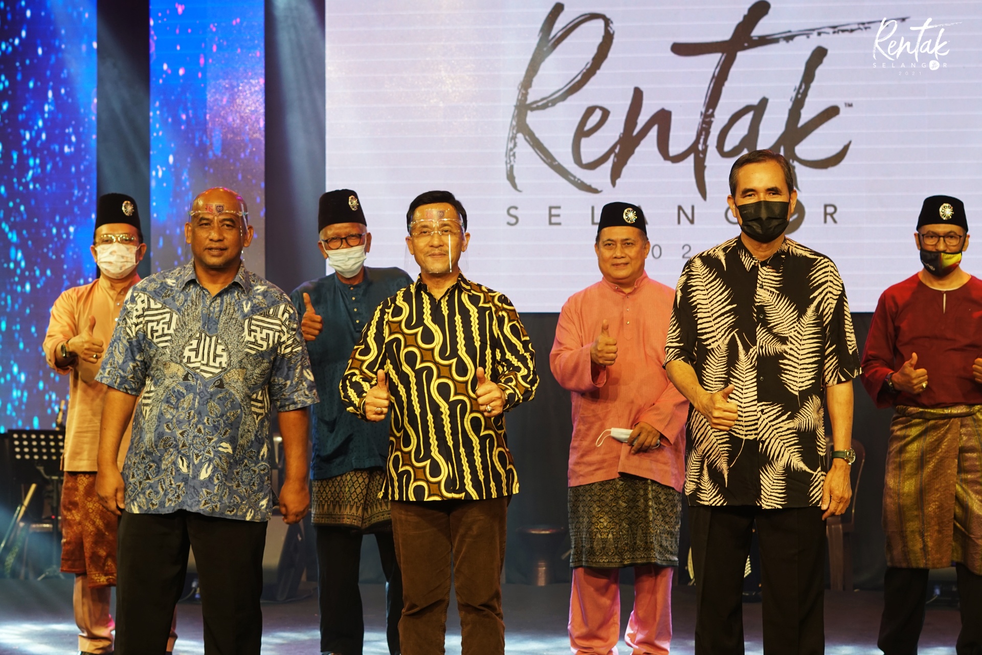 Usaha MB memartabat seni gamit penggemar dari luar negara