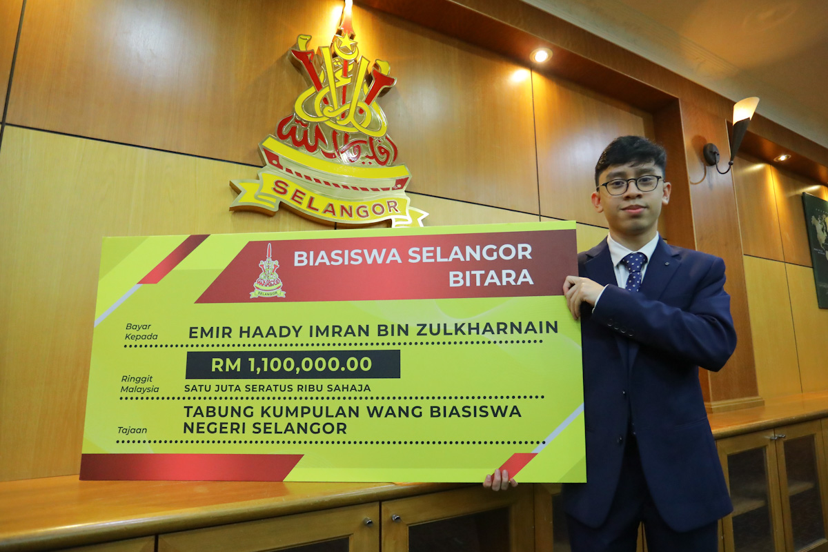 Bangga jadi anak Selangor pertama dapat biasiswa RM1.1 juta