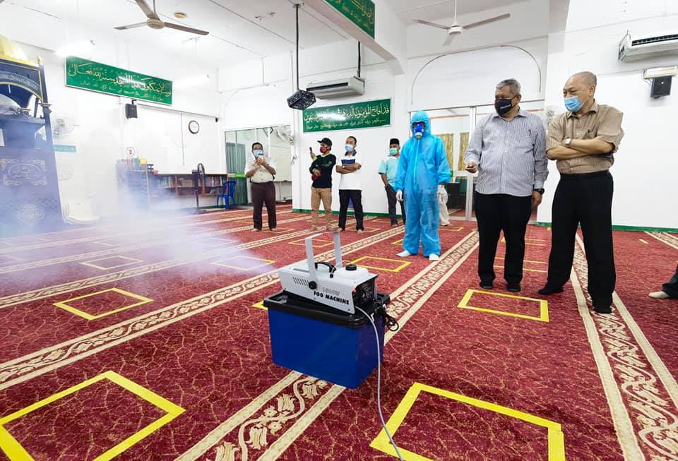 10 masjid, 30 surau DUN Morib terima peruntukan sempena Ramadan