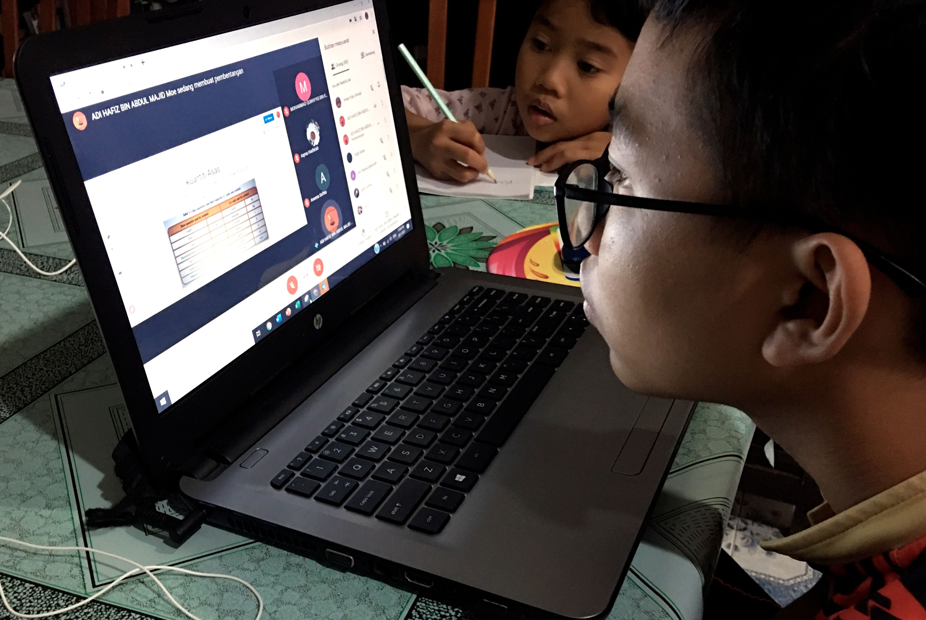 雪人民补习班7000学生 计月杪获得电话卡无限上网