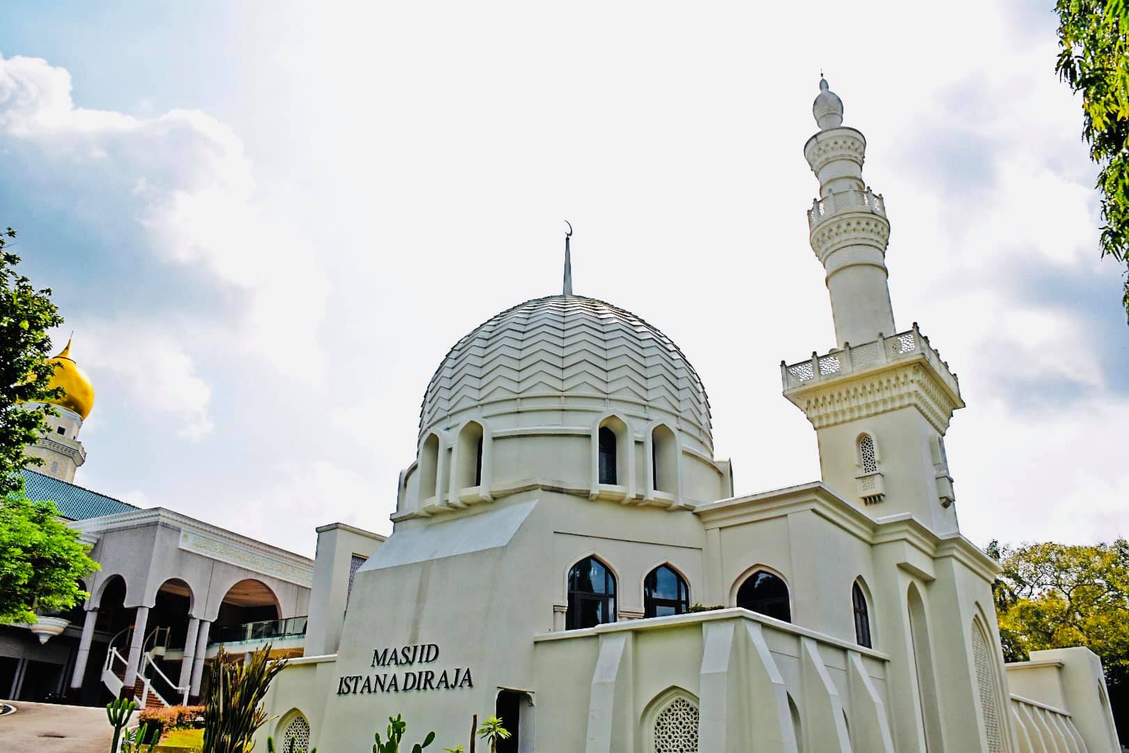 Dana ratusan juta untuk Islam tiap tahun, bela kebajikan guru agama