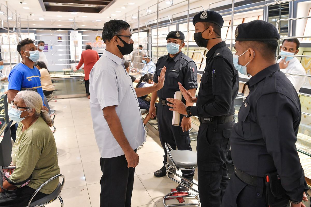 Don’t challenge gov’t directives, DPM warns factories and business premises