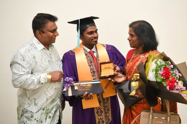 முகேஷ் சபாபதி உள்பட மூவருக்கு இங்கிலாந்தின் டயானா 2021 விருது