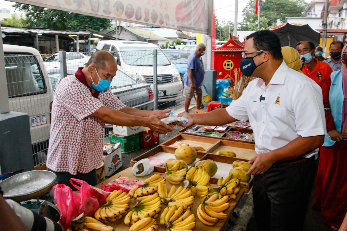 Jelajah Kita Selangor: MB meets with Shah Alam locals