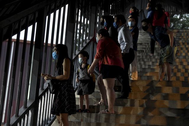 减轻教师负担废除无效益竞赛活动   每科仅限2练习簿作业列参考自习