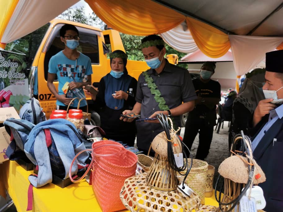Imam dari sekolah tahfiz pimpin tarawih Orang Asli