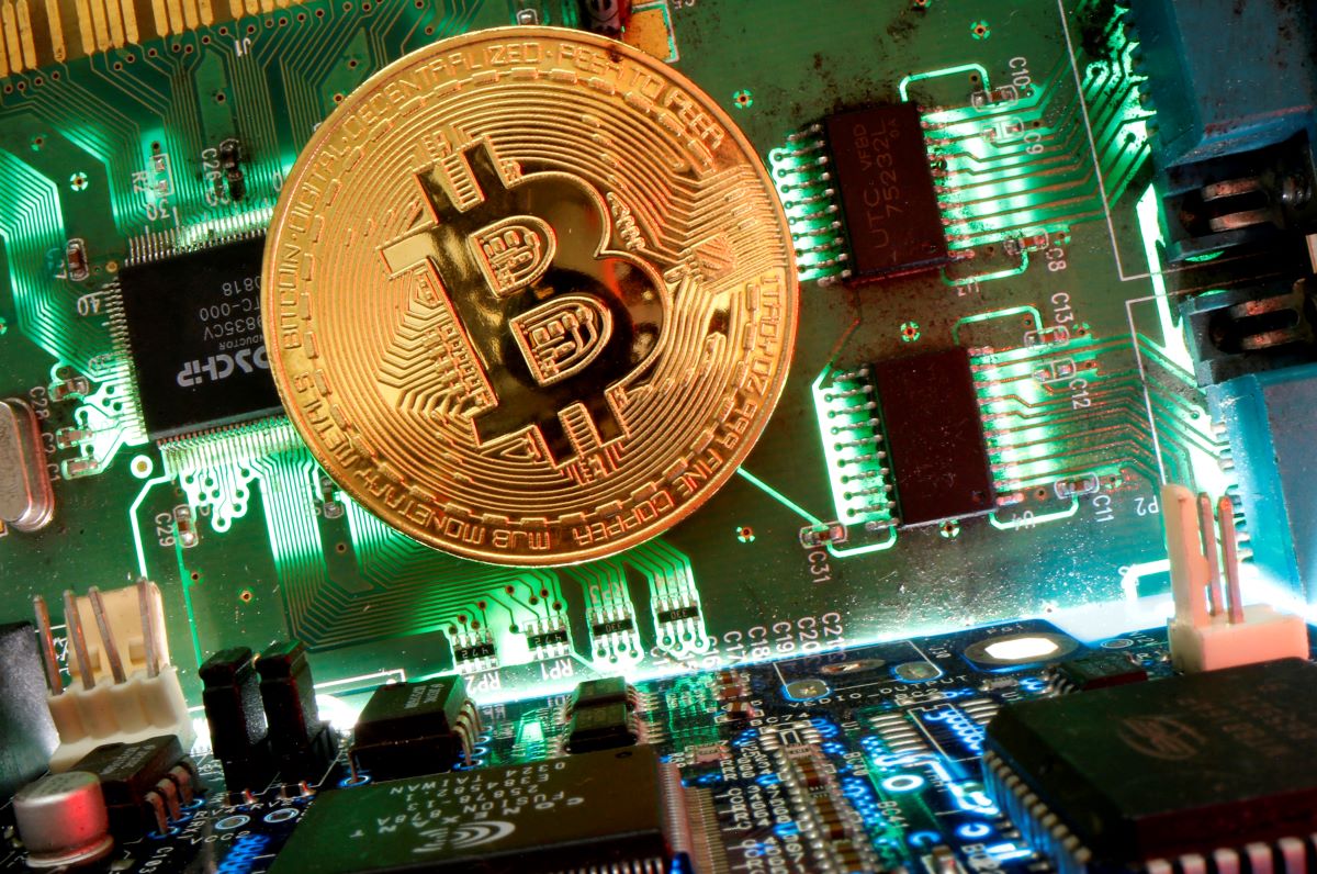 Bitcoin slides below $60,000 on reports of Israeli strikes on Iran
