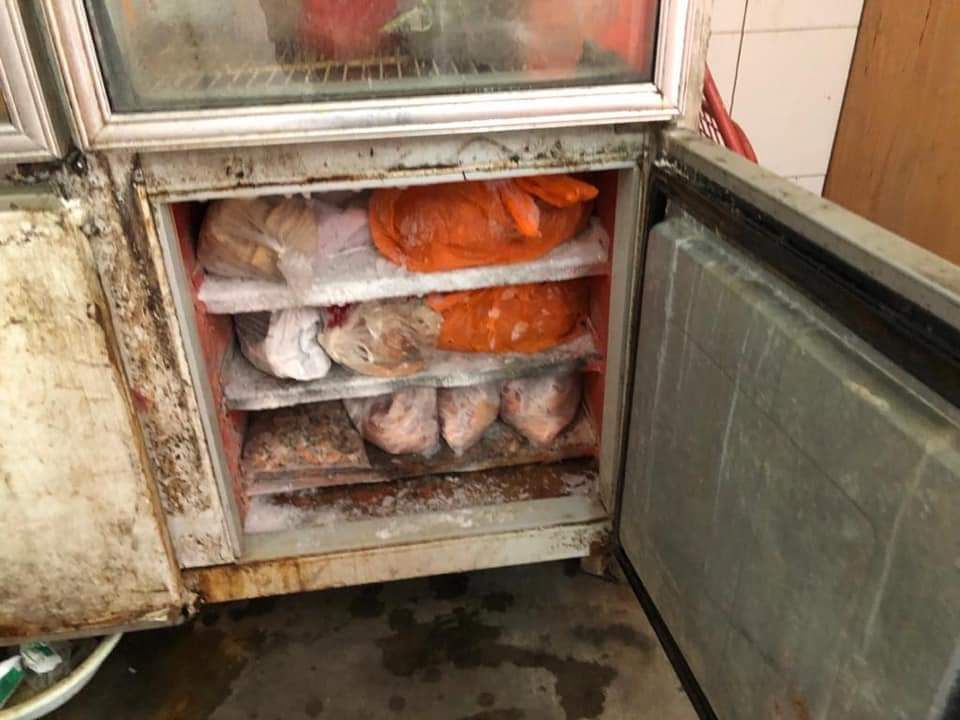 蕉赖4食肆卫生不达标 加影市会下令关闭清理