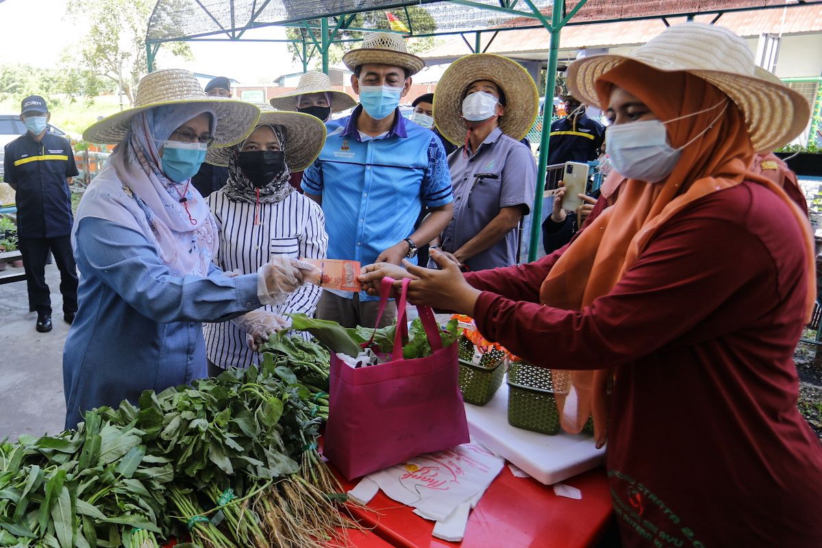 Ambil & Bayar tawar bekalan makanan segar penduduk sekitar pangsapuri