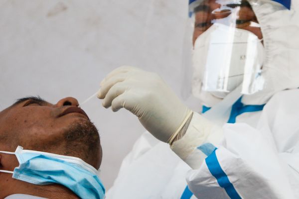 2月重启社区冠病筛检 雪免费检测近7000人