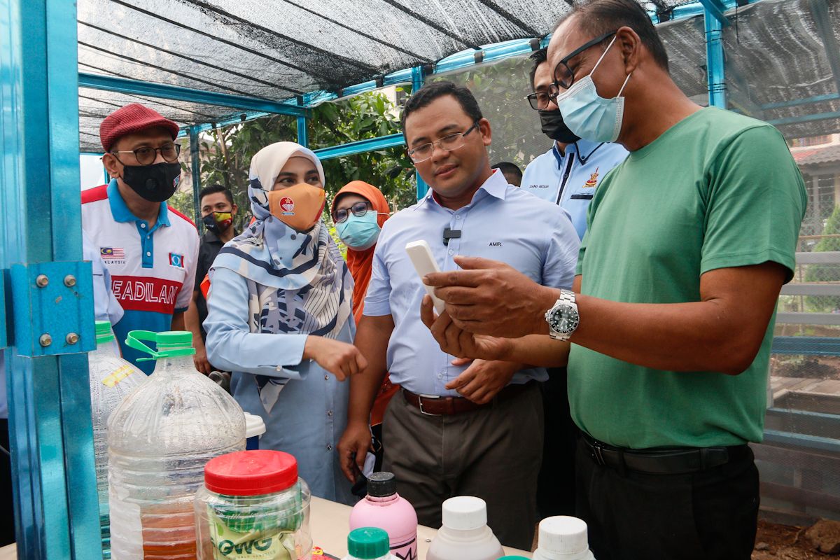 MB, isteri tinjau aktiviti masyarakat, pembangunan Ampang
