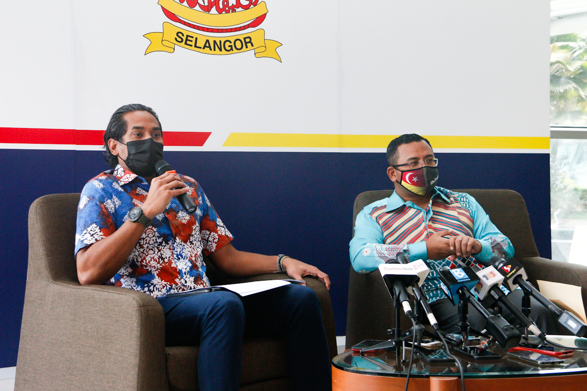 MB temu Khairy esok, bincang isu salah faham tempahan vaksin