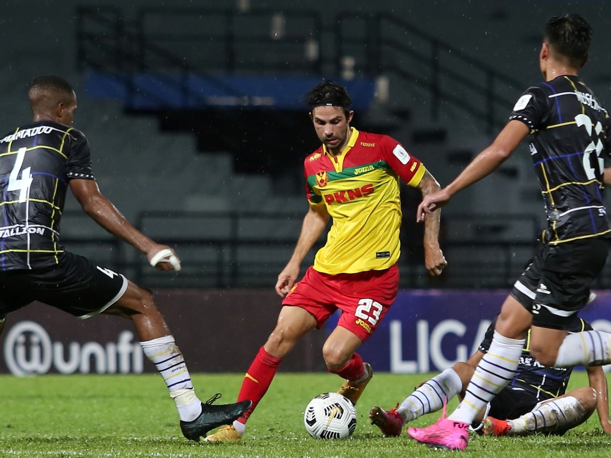 Super League: Wonder debut for Oliver Buff as Red Giants beat Sri Pahang FC