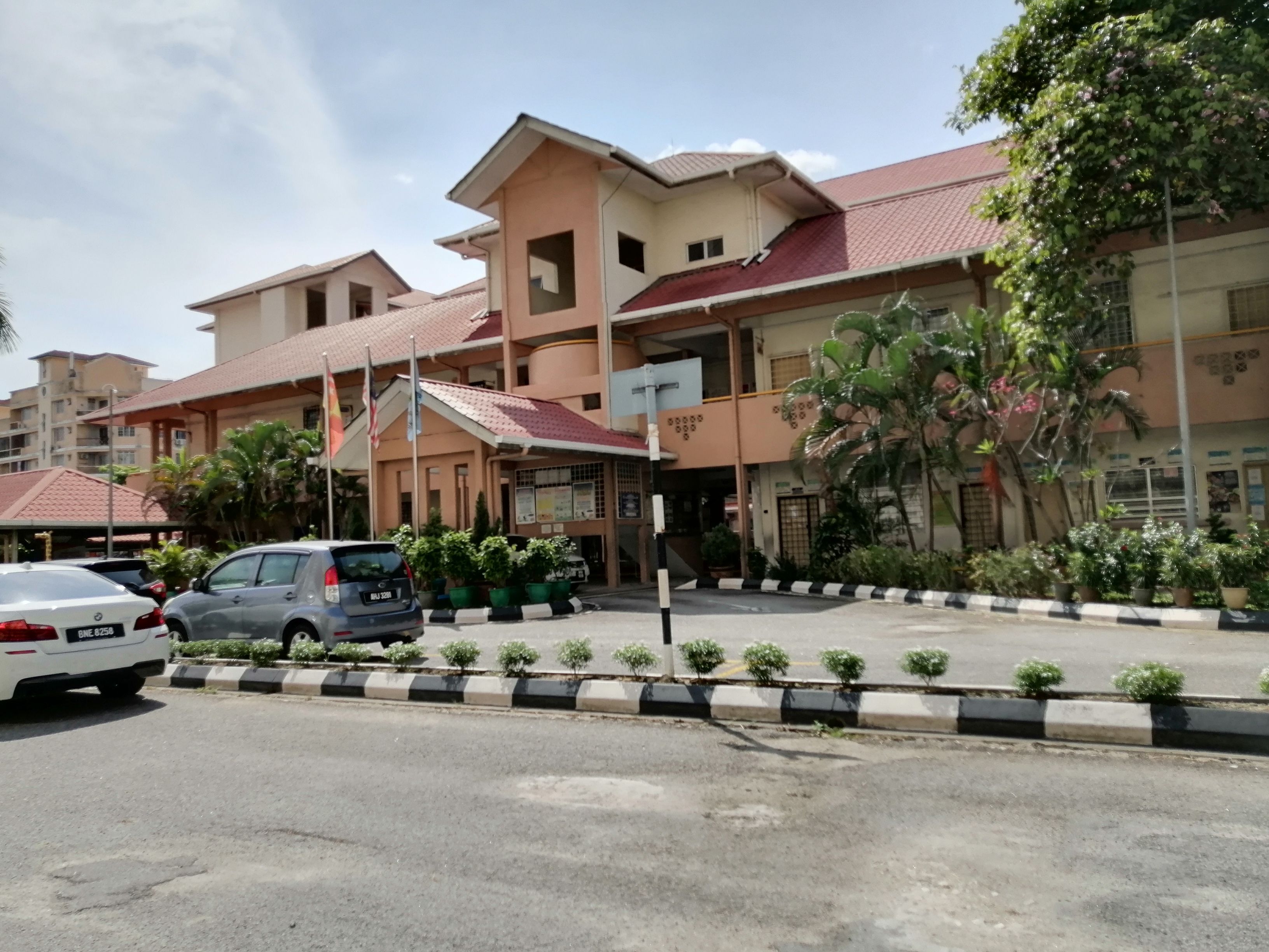 获雪州拨10万提升通道  安邦二校为学子遮风挡雨