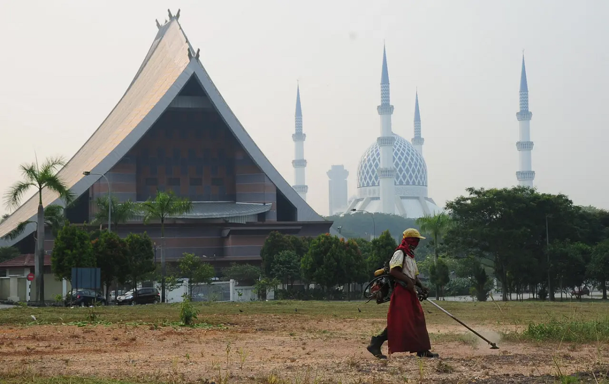 Selangor haze: Parents allowed to keep children home as air quality worsens